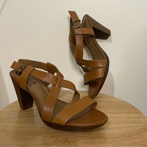 Clarks Cushion Soft Jaelyn Fog Tan Leather Block Heel Sandal Women’s 8